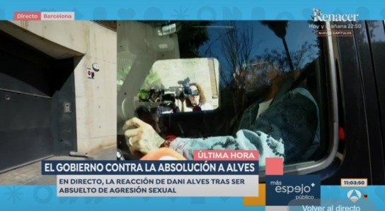 世體：阿爾維斯妻子宣布懷孕 官宣前兩人被拍到會(huì )面&神情嚴肅