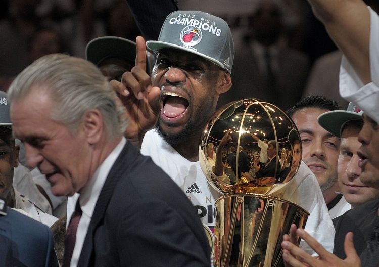 德羅贊：12詹比18詹更強 他投籃命中率55%&快過(guò)對手的后衛