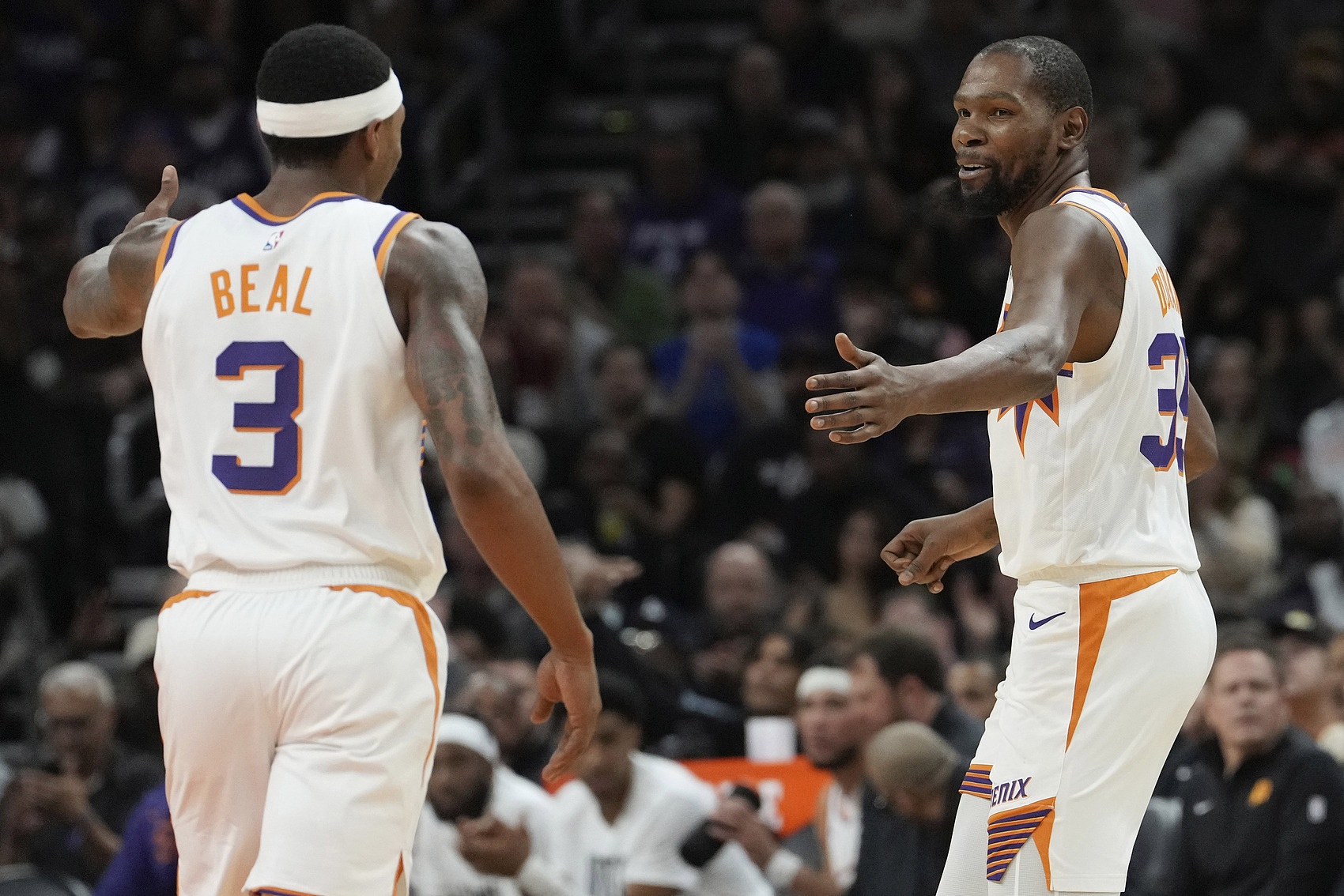 杜蘭特比爾新賽季留隊？太陽(yáng)GM：當務(wù)之急是給他們找合適的主教練