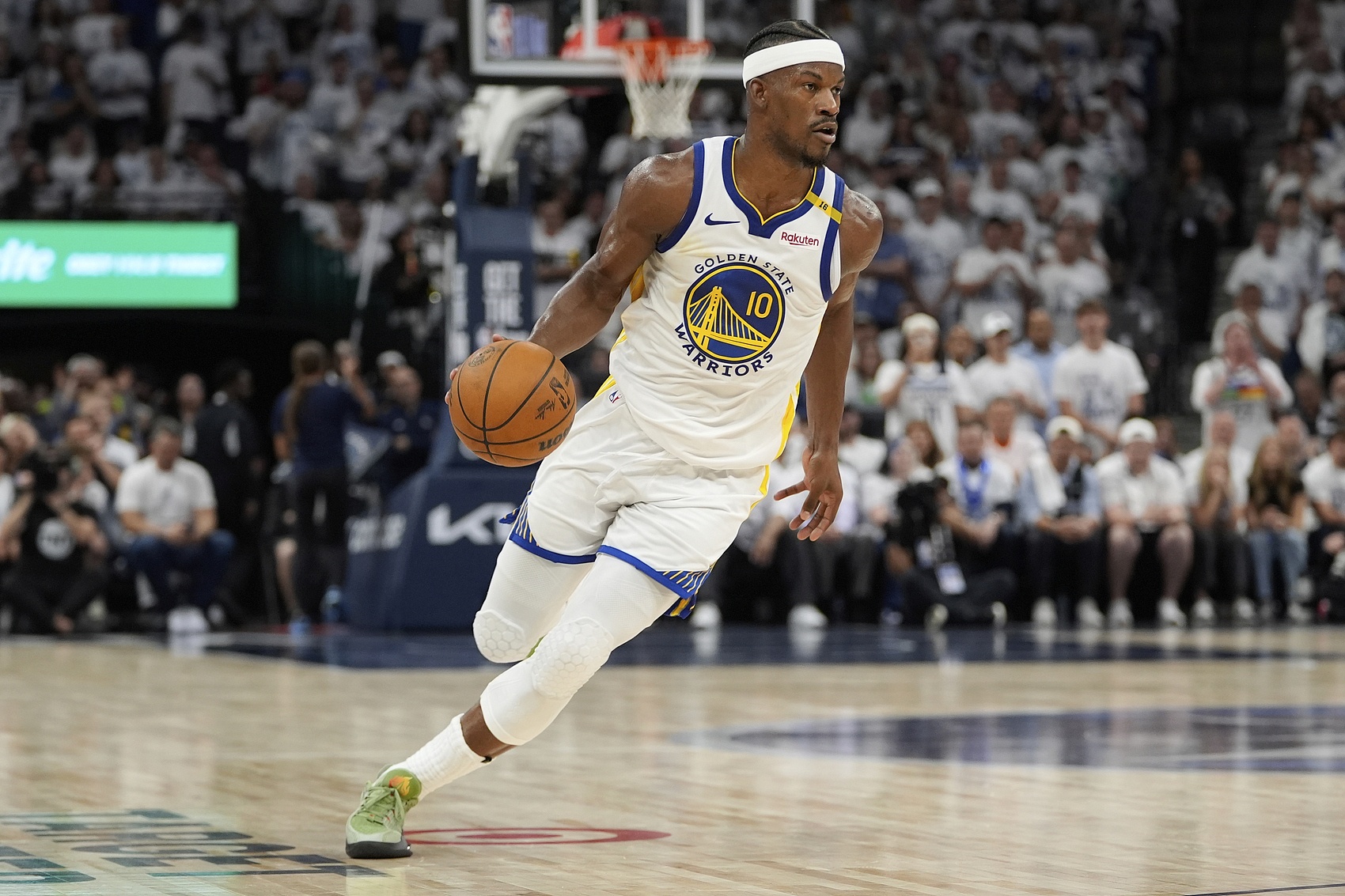 有沒(méi)有多要過(guò)一毛錢(qián)？路威談巴特勒：拿6000萬(wàn)你就得場(chǎng)均25分