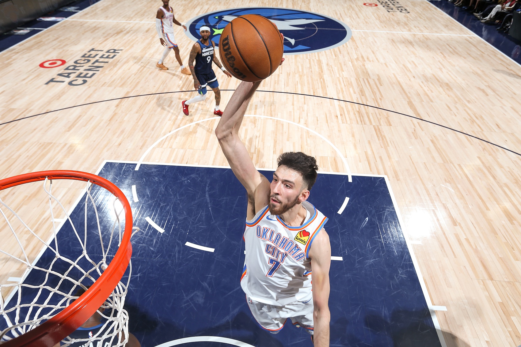 打球風(fēng)格像切特？周琦：以前有點(diǎn)像 在NBA時(shí)候我打得靠外