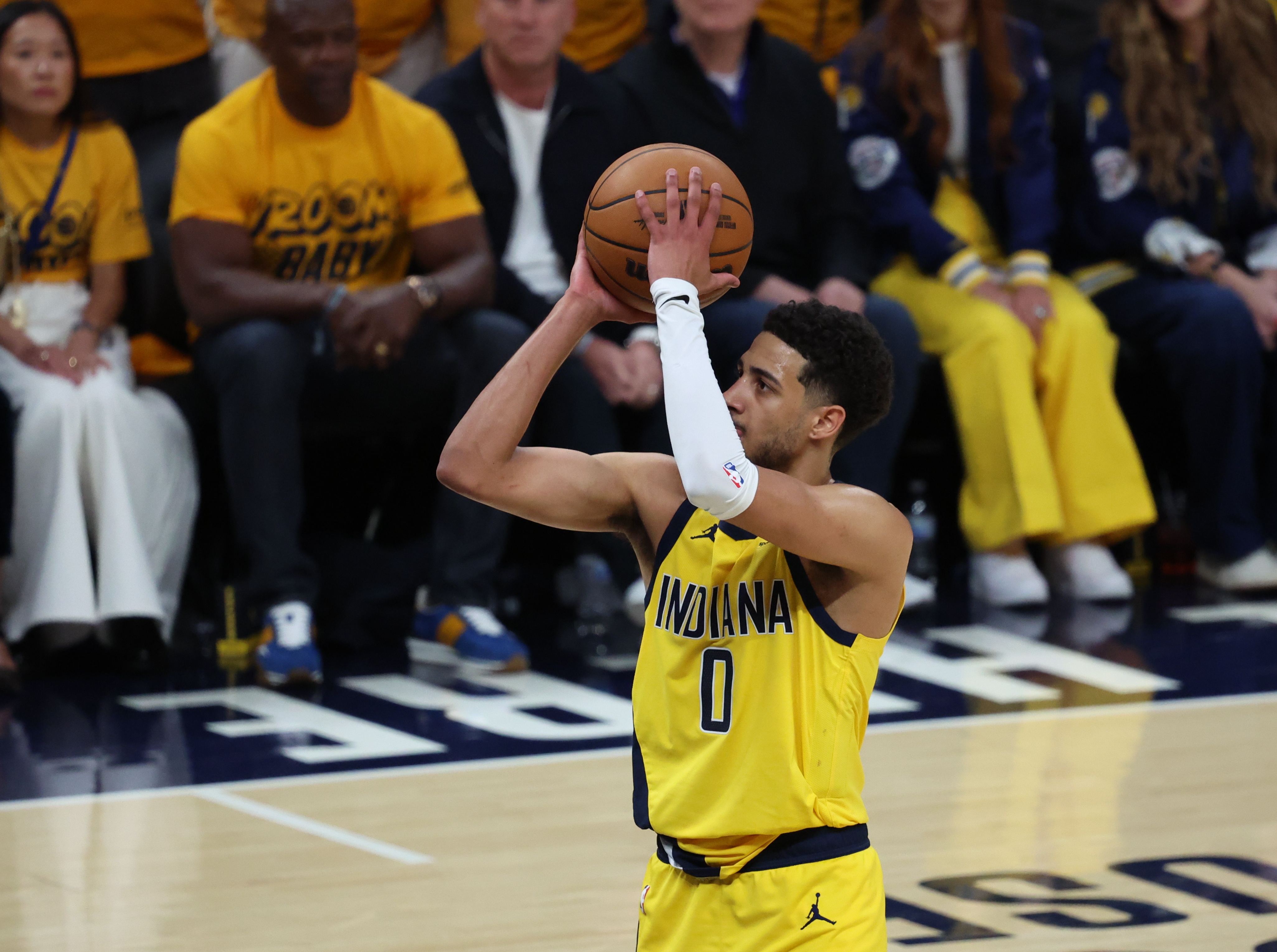 小莫：哈利生涯軌跡很像保羅 繼續保持的話(huà)會(huì )成歷史最佳控衛之一