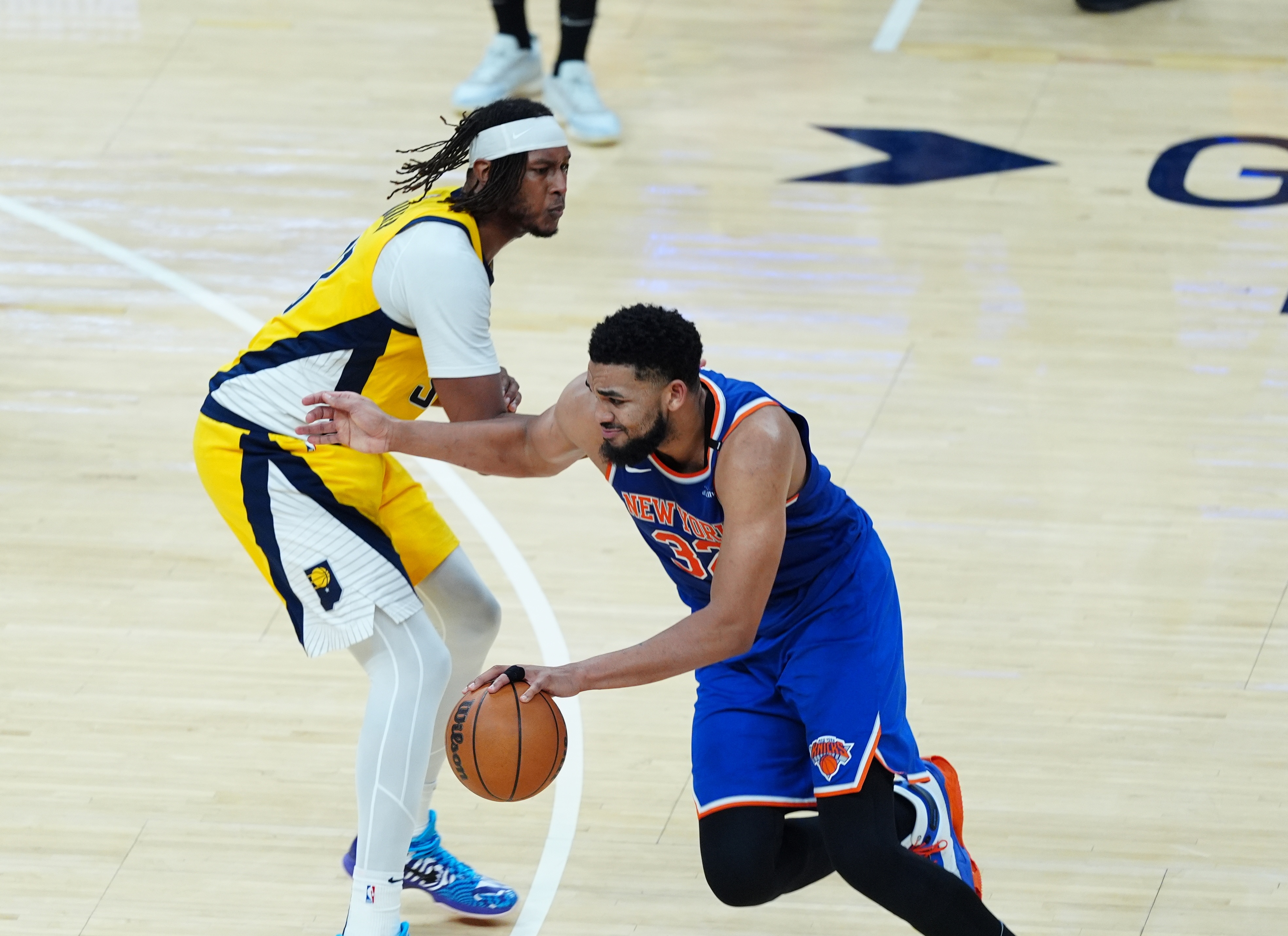 東決唐斯面對邁爾斯-特納時(shí)命中率達54.1% 三分命中率72.7%！