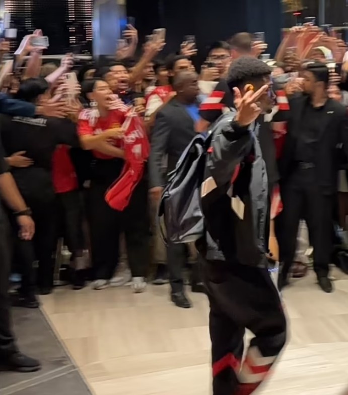 曼聯(lián)亞洲行風(fēng)波！貝克漢姆：我們那支曼聯(lián)很注重禮節 都尊重球迷