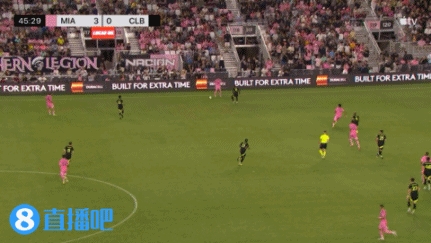 萬(wàn)花叢中過(guò)，片葉不沾身！梅西面對多人包夾精彩擺脫，瀟灑寫(xiě)意