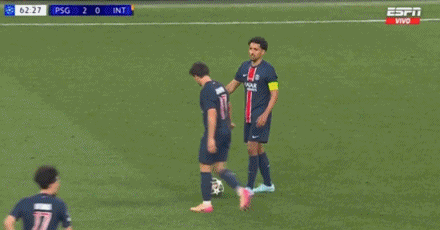 真核！巴黎第三球全程：維蒂尼亞一人盤(pán)活！接登貝萊做球后送助攻