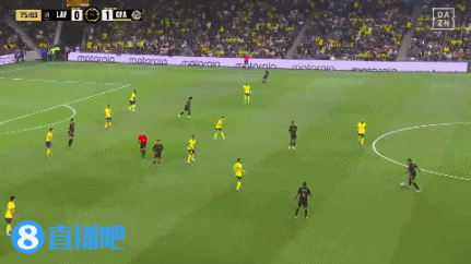 錯失良機！博安加接長(cháng)傳直接回做，吉魯跟進(jìn)推射被封堵