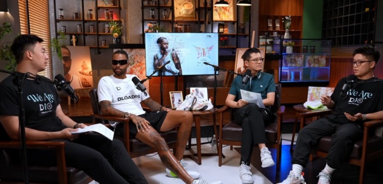 拉塞爾：高中時(shí)喜歡上中國文化&還弄了象征性紋身 這激勵我做自己