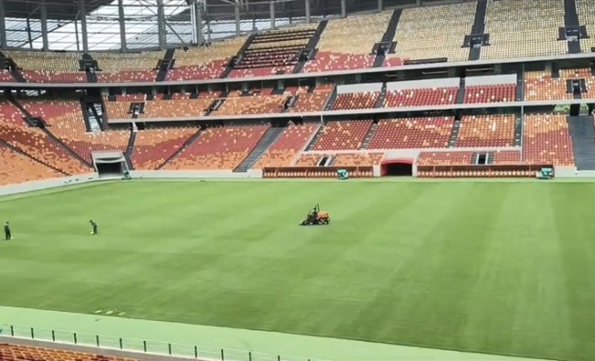 養護公司介紹龍興足球場(chǎng)草皮養護：每一項作業(yè)都如同在鋼絲上行走