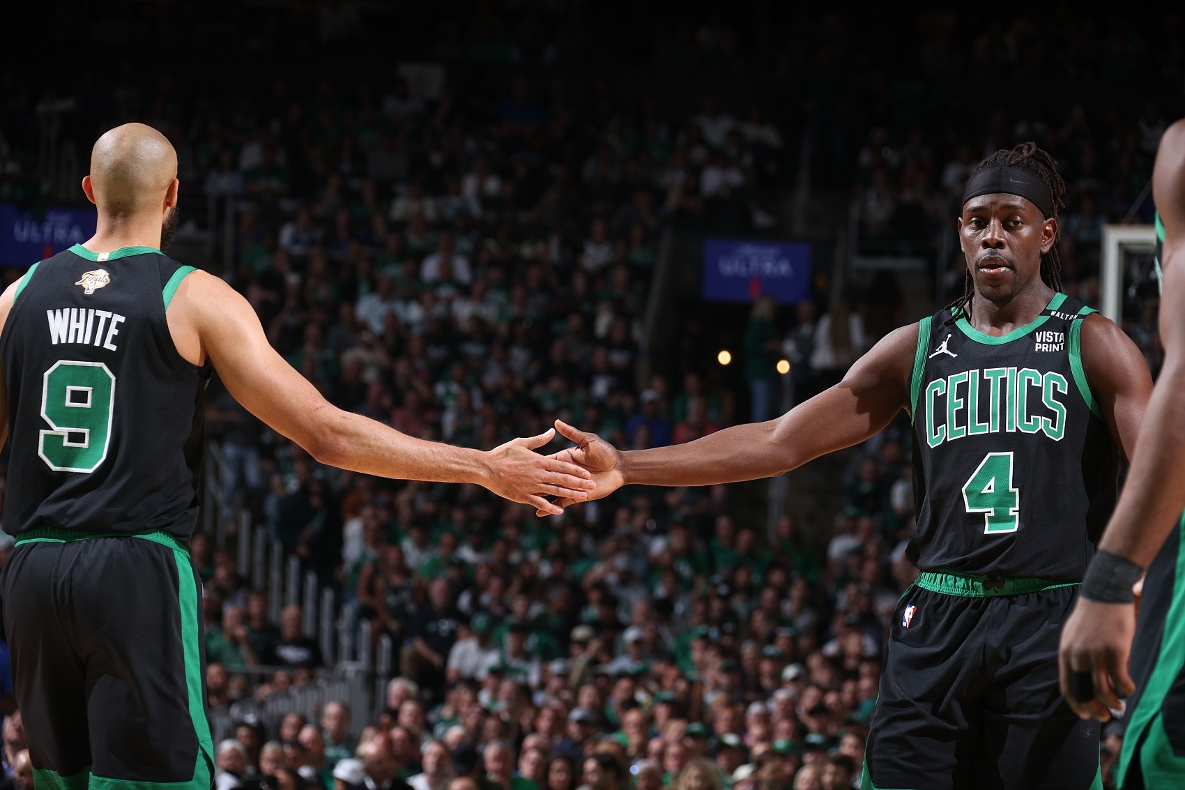 巴頓：若我是綠軍我會(huì )交易霍勒迪和鉑金 懷特更年輕該被留下