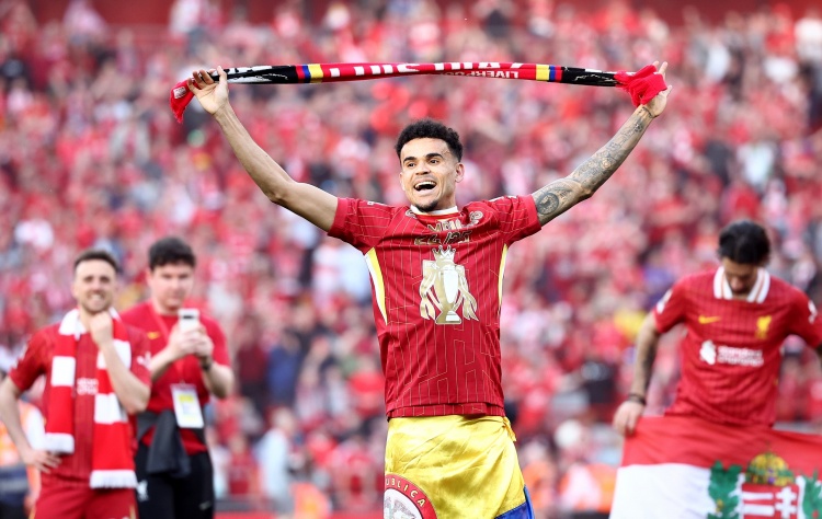 記者：利物浦沒(méi)有考慮對迪亞斯的報價(jià)，若未達成續約將愿意出售