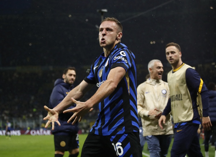 枯坐90分鐘??弗拉泰西賽后質(zhì)問(wèn)小因扎吉：為什么不讓我上場(chǎng)！