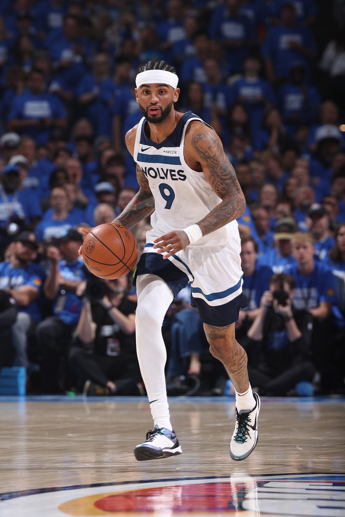 合同到期&本賽季431萬(wàn)！Stein：亞歷山大-沃克可能會(huì )受到強烈追捧