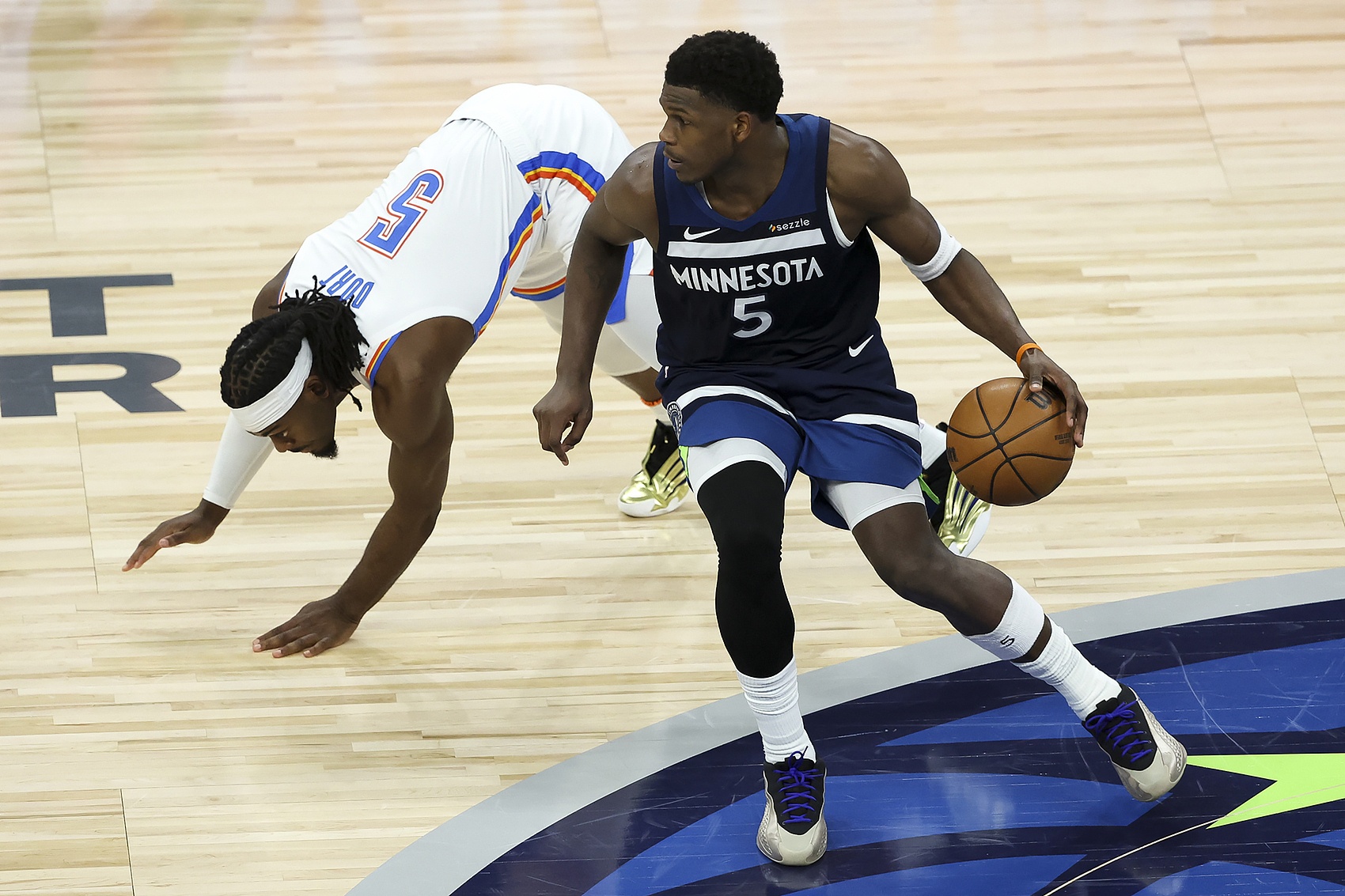 賺大錢(qián)??23歲的愛(ài)德華茲合同剩4年2.0245億 未來(lái)或可簽4年3.6億