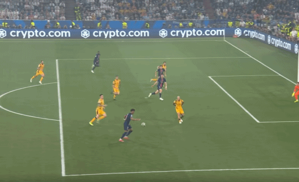 杰拉德&巴拉克&默特薩克批評迪馬爾科：中場(chǎng)休息就應該換下他