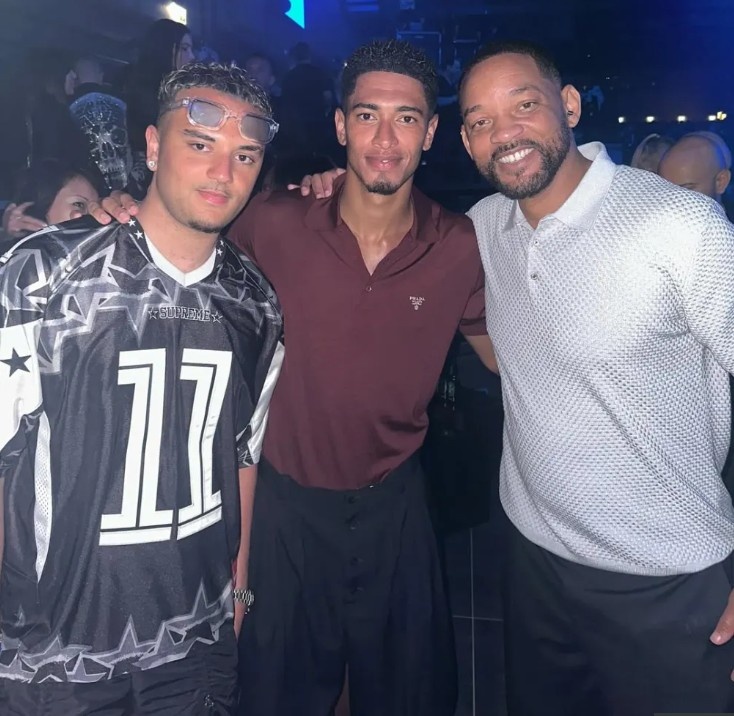 太陽(yáng)報：度假期間，貝林厄姆和威爾-史密斯參加聚會(huì )并合影留念