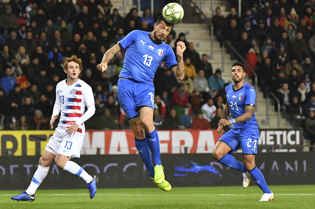 真相？阿切爾比曾因涉嫌歧視無(wú)緣歐洲杯，斯帕萊蒂還質(zhì)疑他年齡大