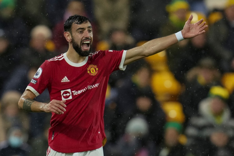 天空體育：利雅得新月尚未報價(jià)B費，曼聯(lián)無(wú)意出售&阿莫林想留住他