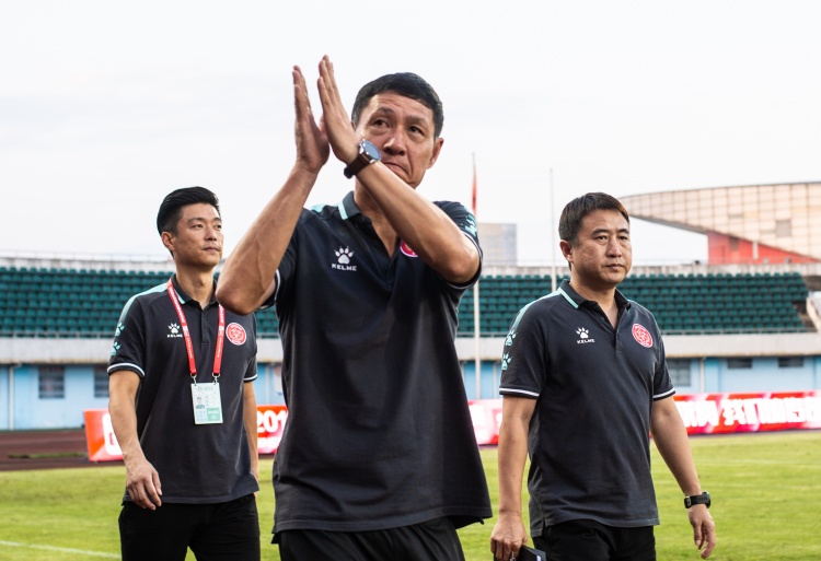 廣州豹客場(chǎng)4-2大逆轉重回第三，黎兵：這是廣州豹最需要的精氣神