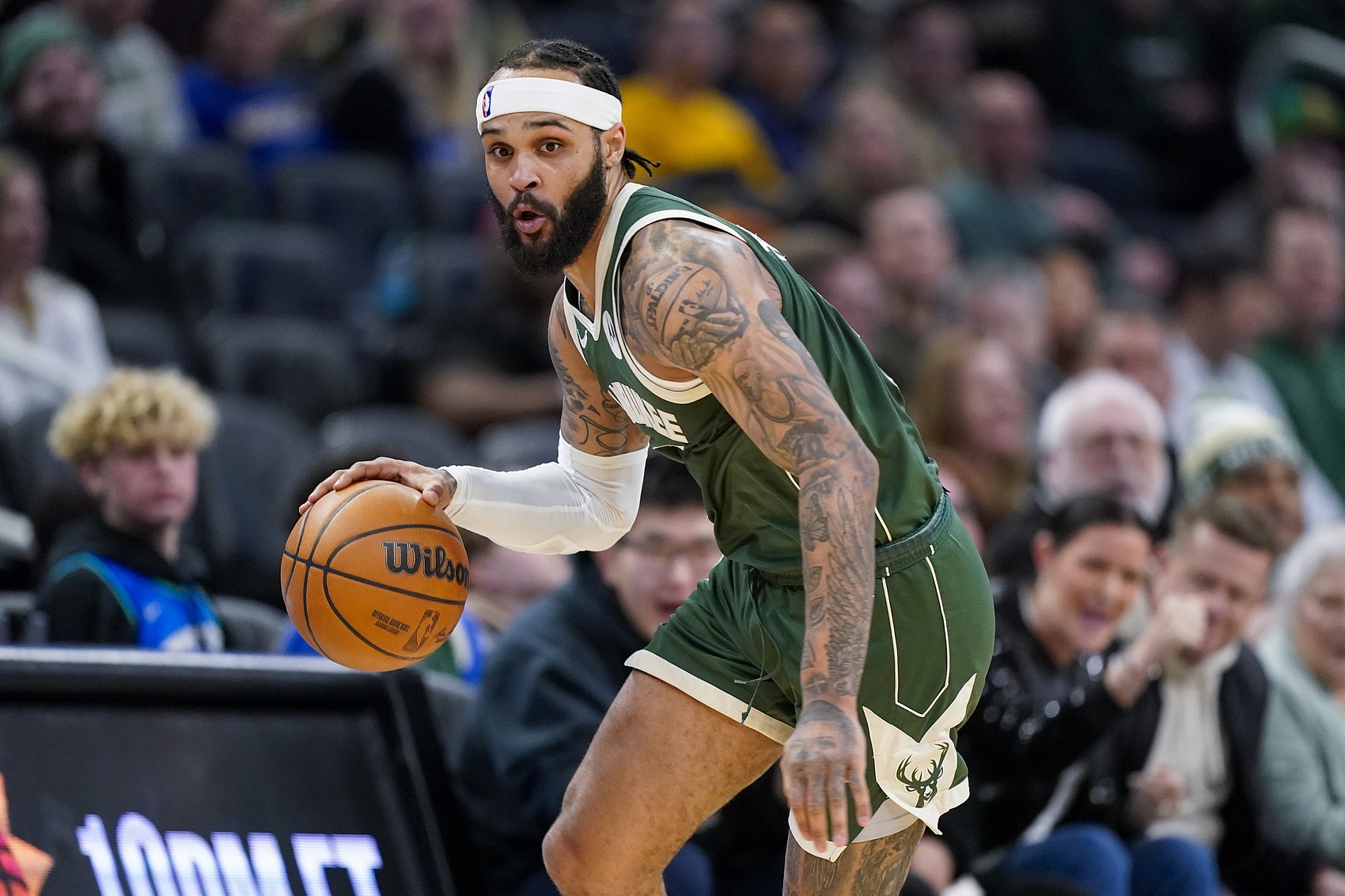 雄鹿記者：特倫特今夏會(huì )尋求肥約 能得到年薪800萬(wàn)-1000萬(wàn)的合同