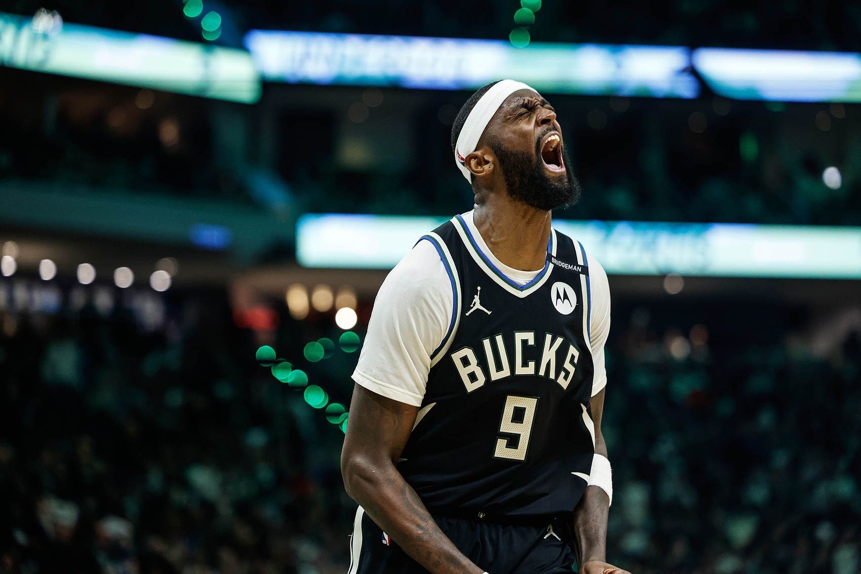 雄鹿記者：波蒂斯今夏更可能執行1340萬(wàn)選項 而非試水自由市場(chǎng)