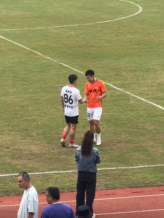 江蘇省足協(xié)副主席：南京蘇州對抗賽促成創(chuàng  )辦蘇超 沒(méi)料到會(huì )這么火