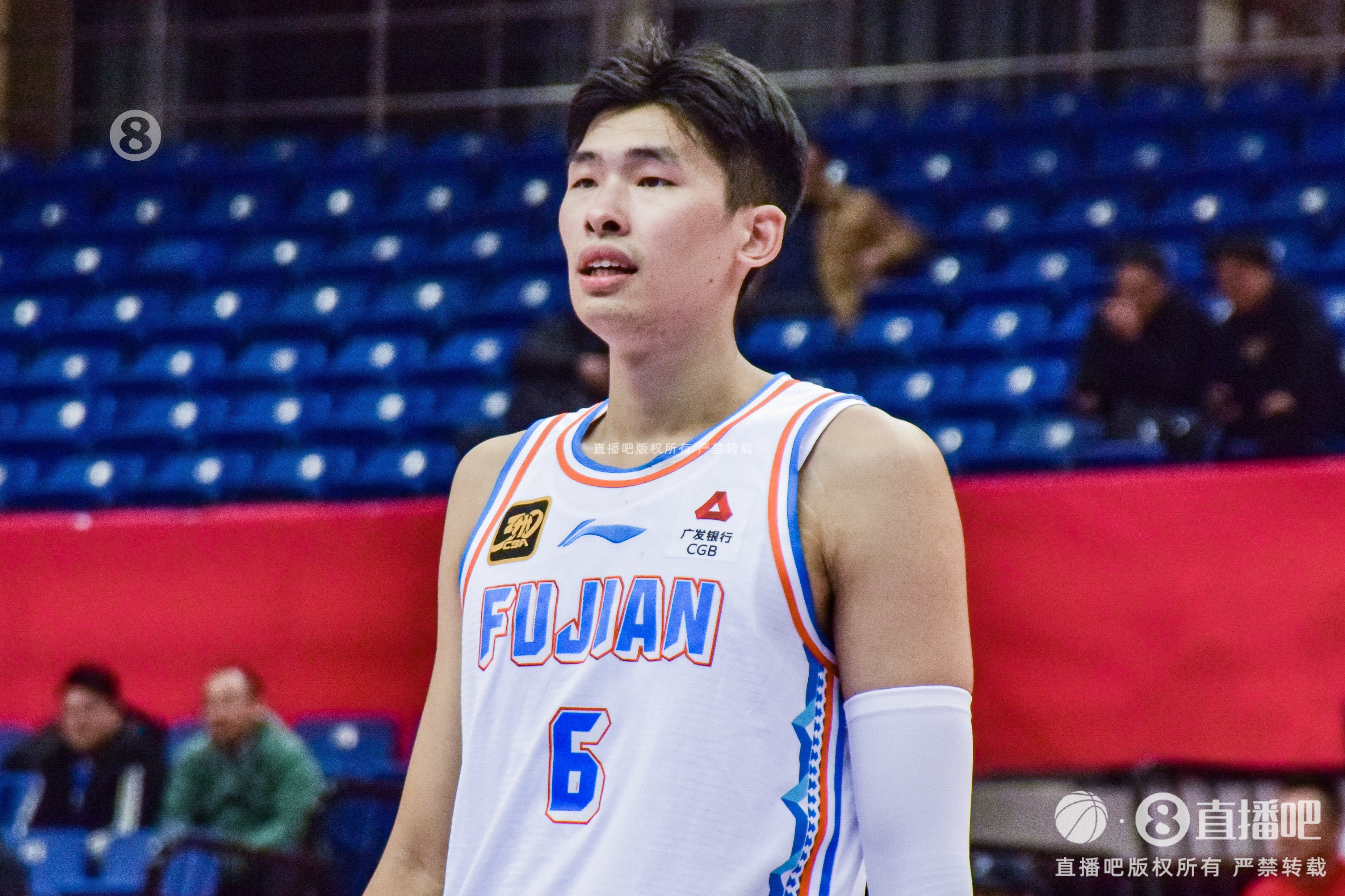 鄒陽(yáng)新秀合同到期&今夏無(wú)頂薪資格 黃毅超頂薪合同還剩1年