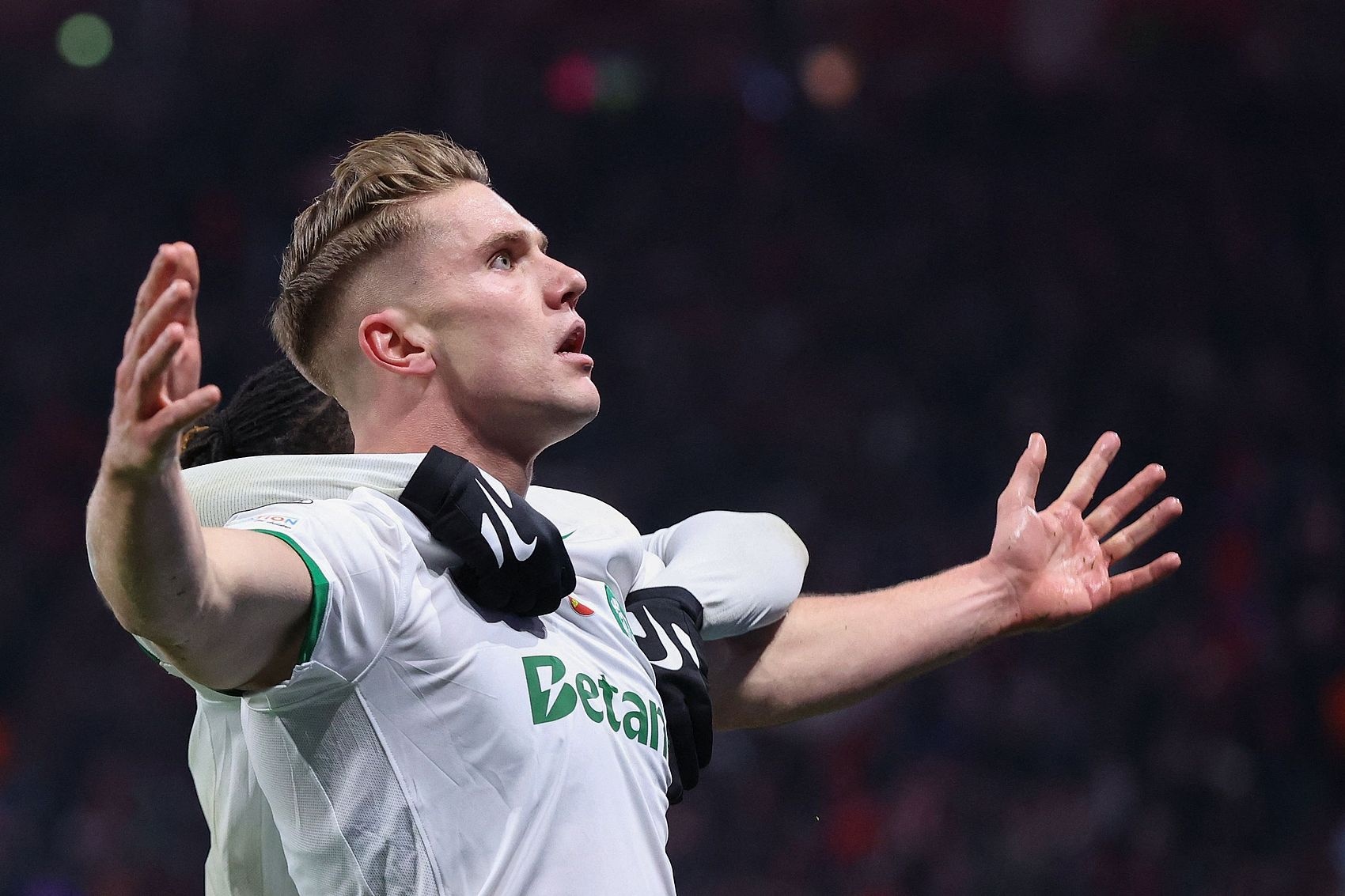 引發(fā)槍迷猜測！約克雷斯回應前隊友提問(wèn)：和阿森納簽約肯定發(fā)消息