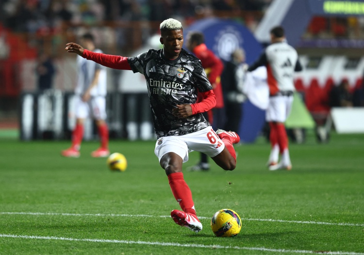 葡媒：尤文和那不勒斯競爭本菲卡后腰弗洛倫蒂諾，已關(guān)注他數月