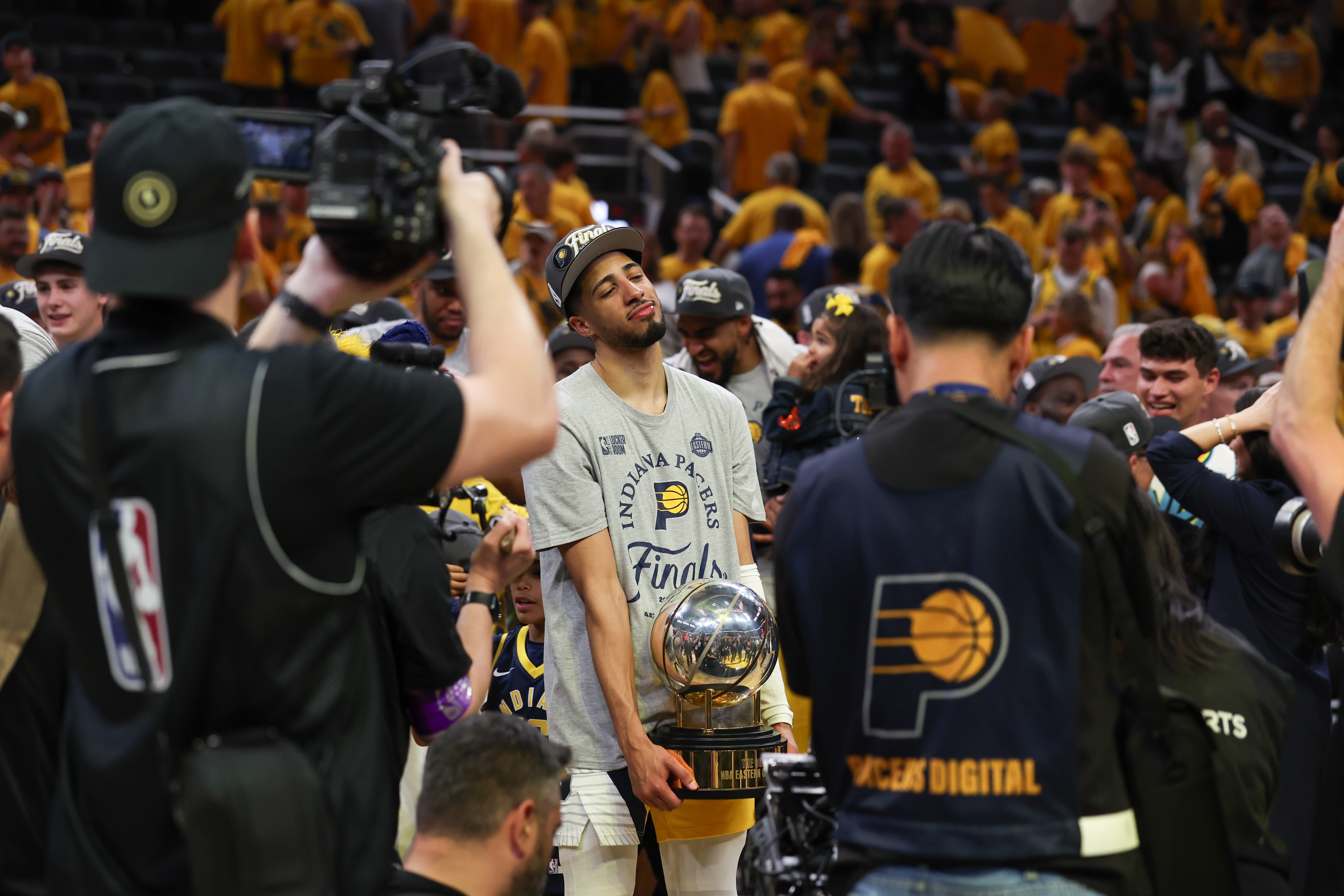 殺進(jìn)總決賽！Windhorst：步行者老板現在愿意稍微繳納一點(diǎn)奢侈稅