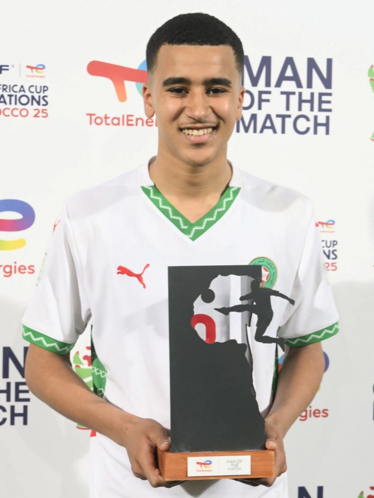 阿斯：皇馬關(guān)注阿賈克斯小將烏扎內，但面臨巴薩、巴黎等隊競爭