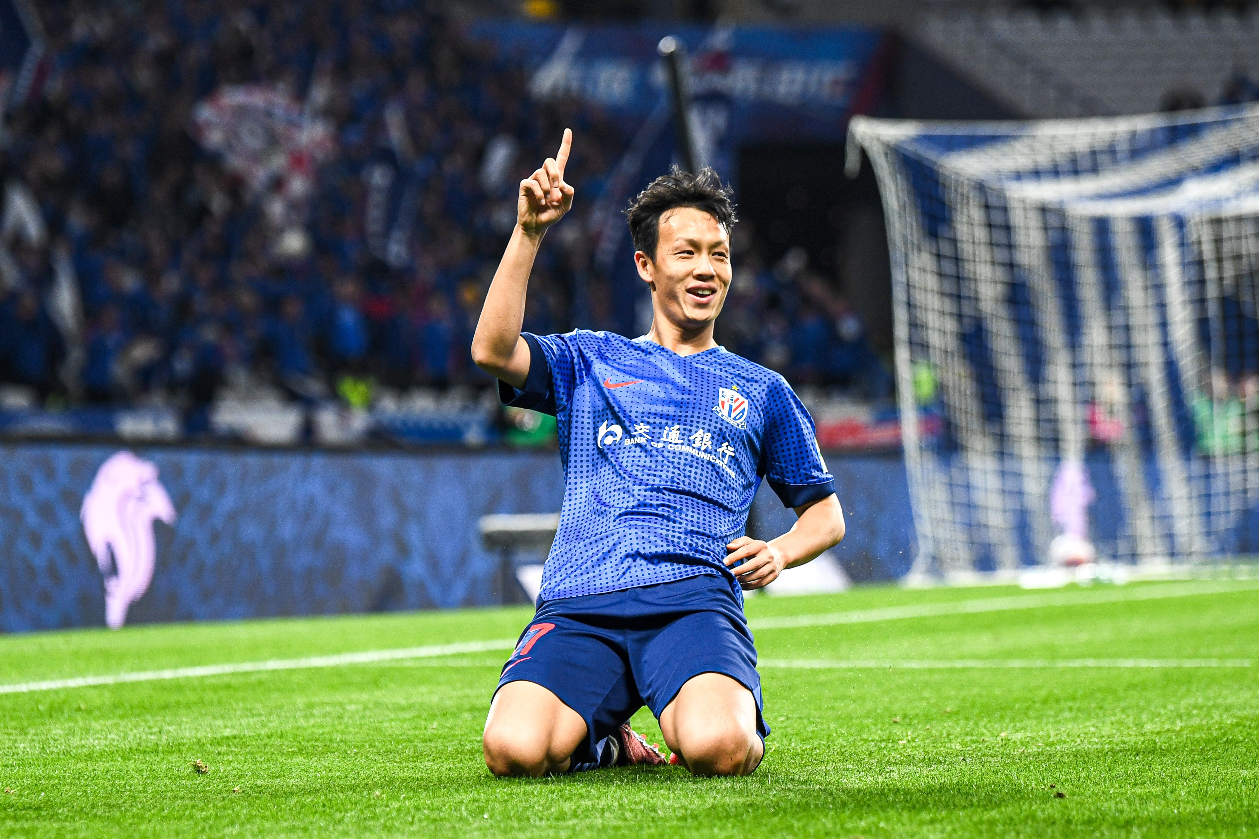 高天意：卡佩羅場(chǎng)內外都很?chē)栏?學(xué)習訓練之余喜歡研究汽車(chē)