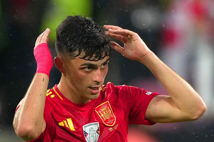 佩德里：我心里懷著(zhù)尚未實(shí)現的世界杯夢(mèng)想 希望能如愿以?xún)? 
                                         class=