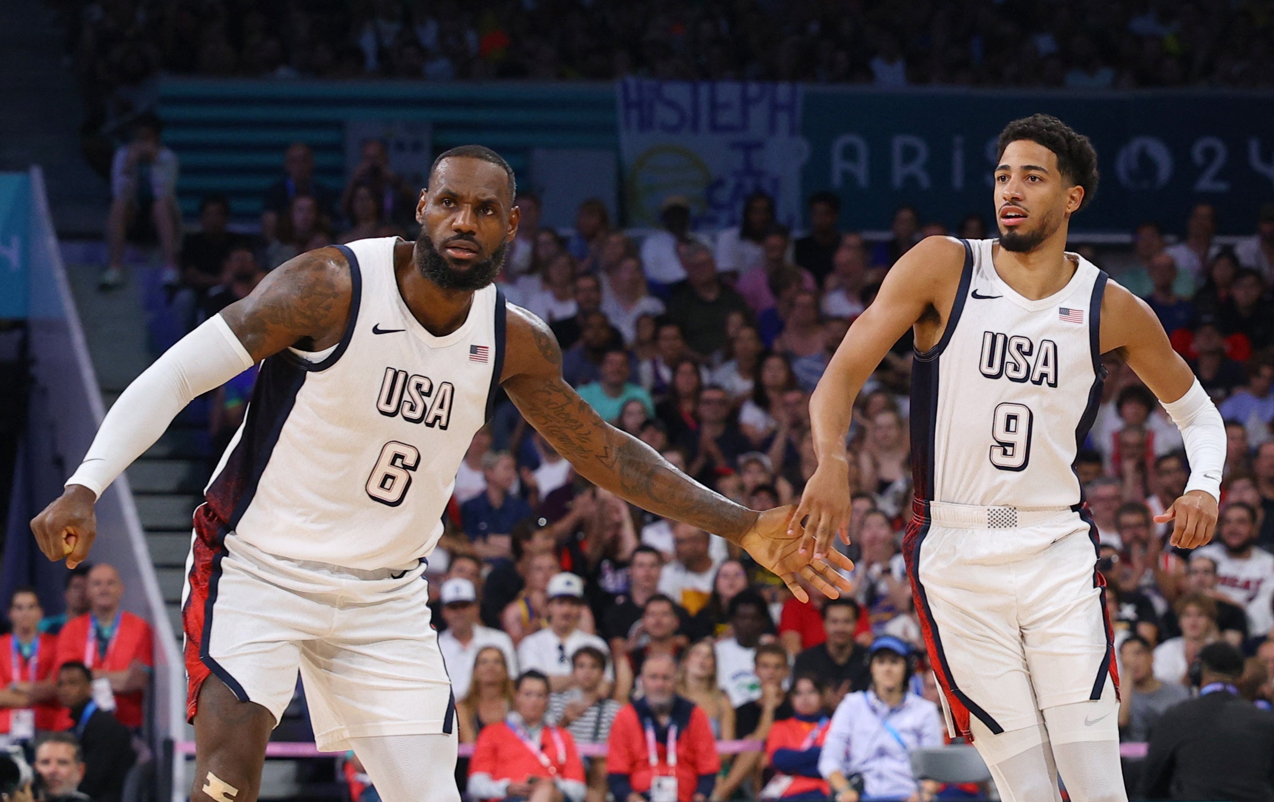 詹姆斯：無(wú)論是否得到出場(chǎng)機會(huì ) 哈利伯頓在美國隊每天都保持微笑