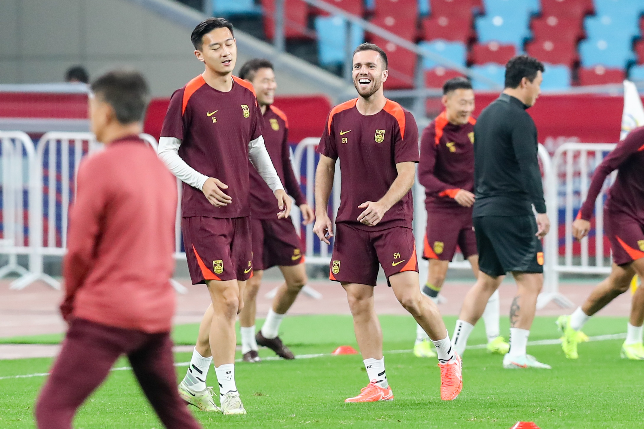 馬德興：雅加達氣溫其實(shí)并不高，國足面臨最主要問(wèn)題是濕度