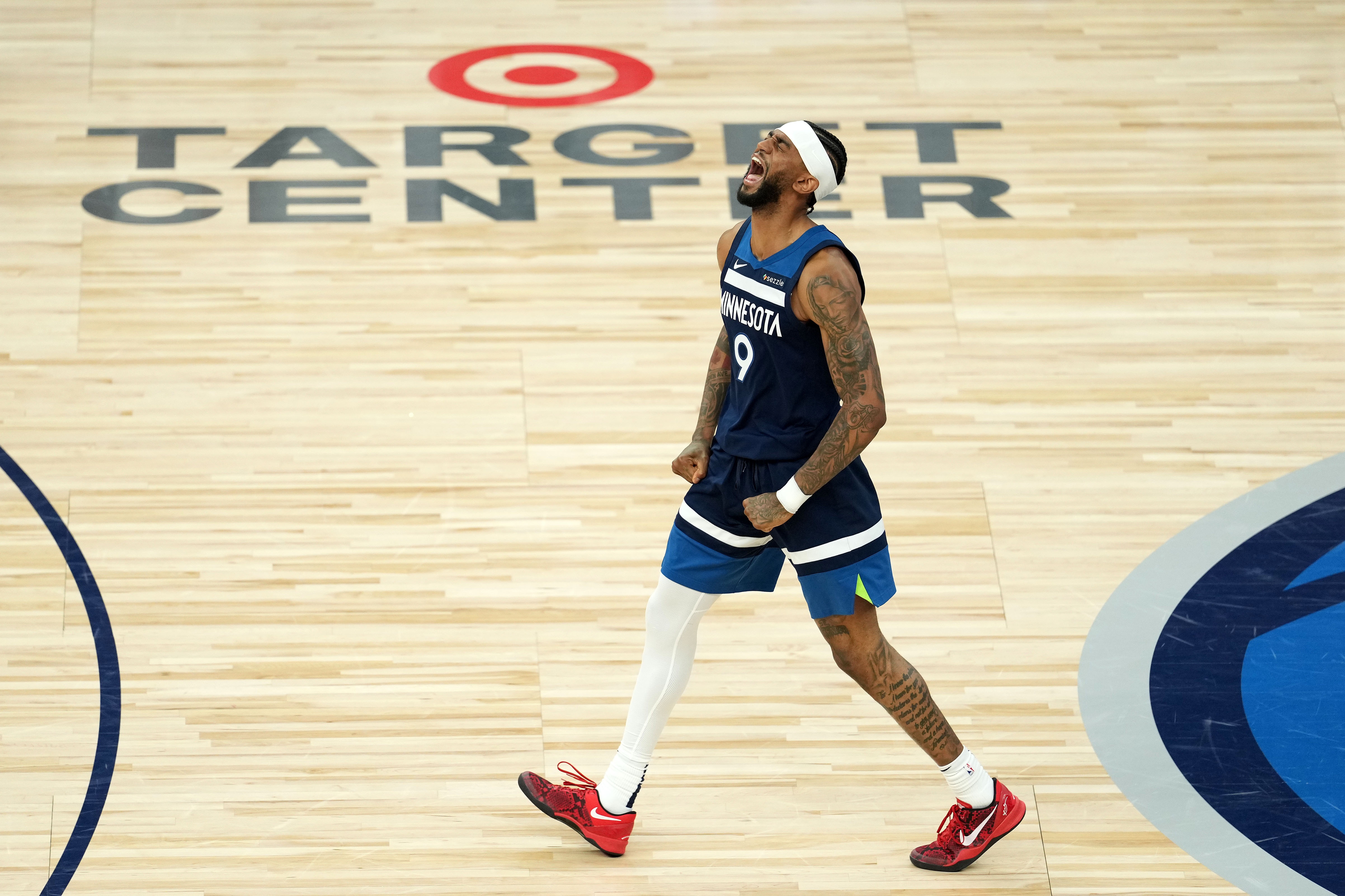 蒂格：魔術(shù)需要一個(gè)能得分的替補后衛 沃克和克拉克森都適合