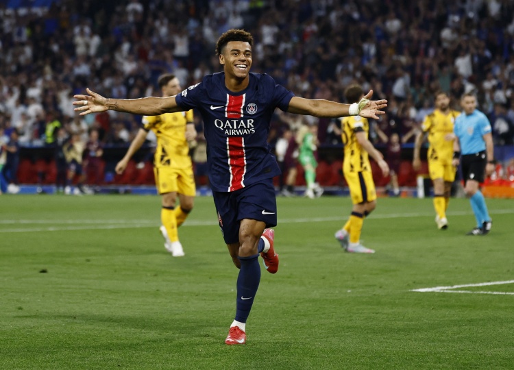 差點(diǎn)破億??20歲杜埃賽季15球16助身價(jià)暴漲翻3倍，1年前僅3000萬(wàn)