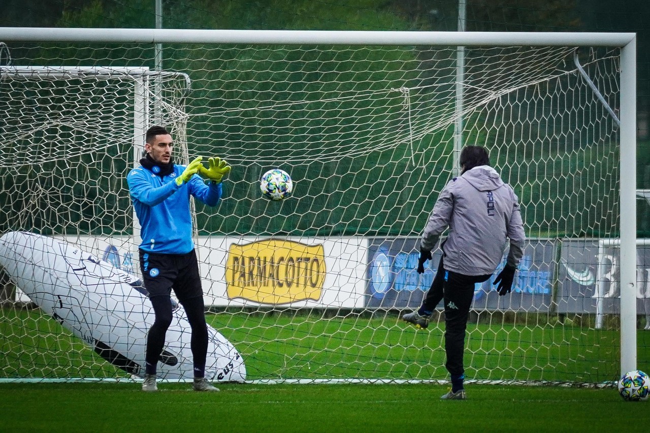 羅馬諾：梅雷特即將與那不勒斯續約至2027年，稅后年薪250萬(wàn)歐