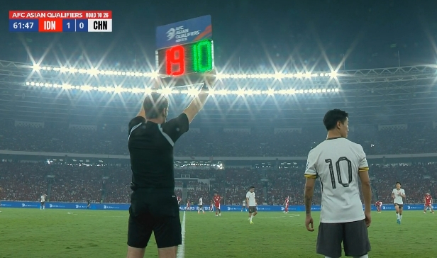 國足再次調整！韋世豪第62分鐘登場(chǎng)，曹永競被換下