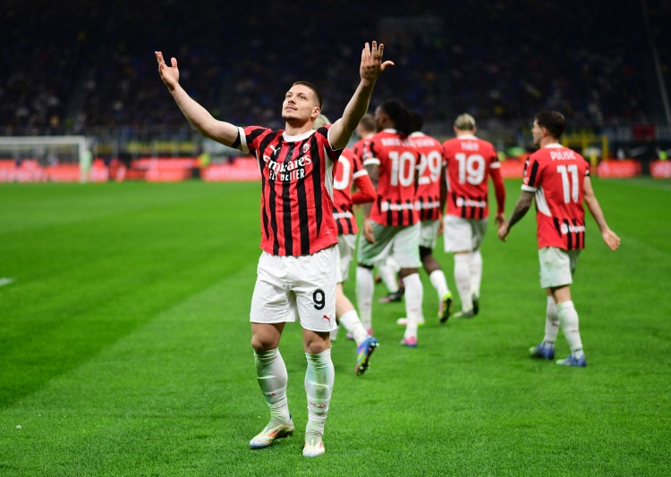 記者：米蘭有兩周時(shí)間決定是否續約約維奇，目前博塔弗戈對其有意