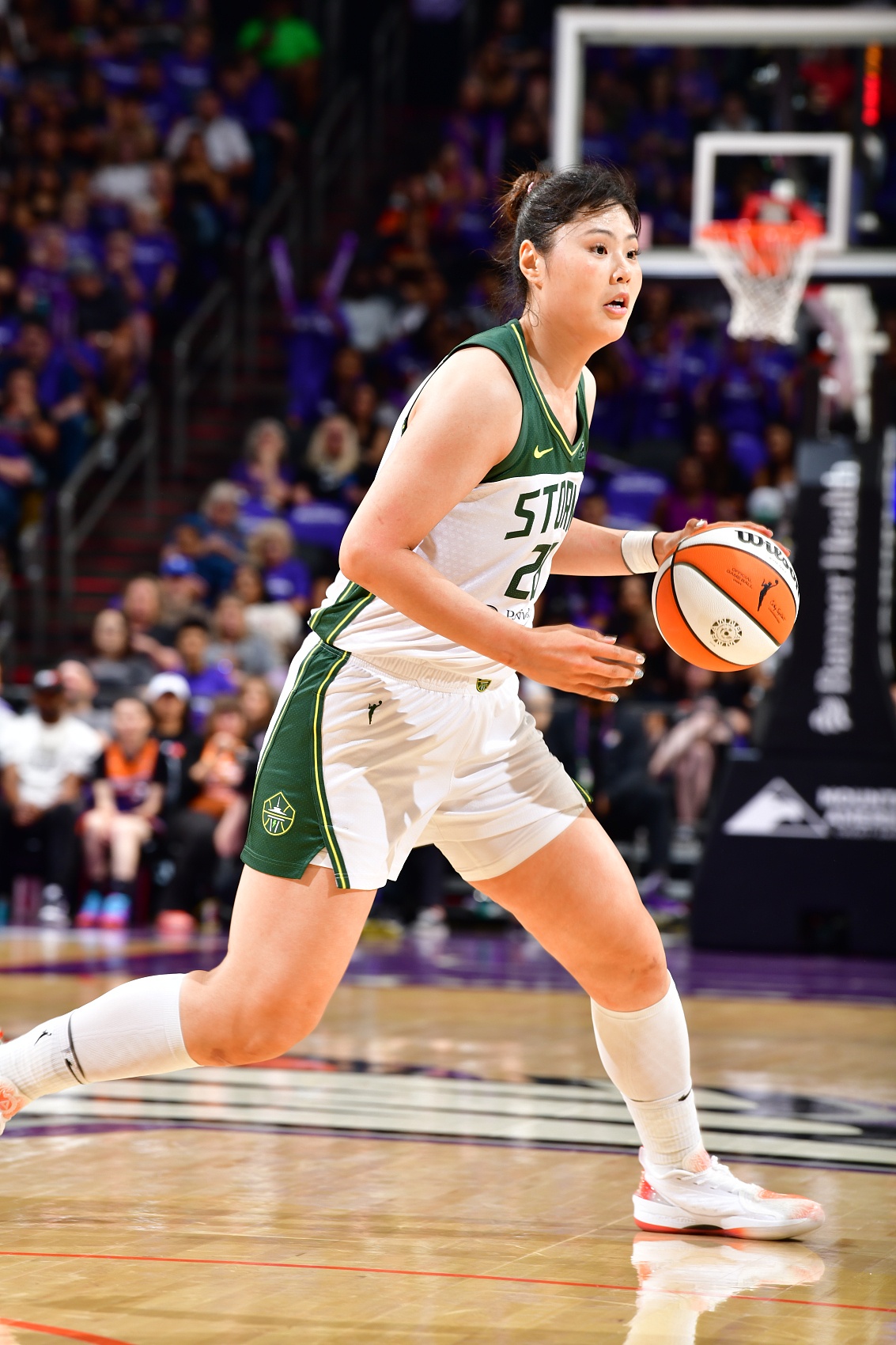 ??美記： 不排除風(fēng)暴隊直接裁掉李月汝 球隊不會(huì )因此損失太多