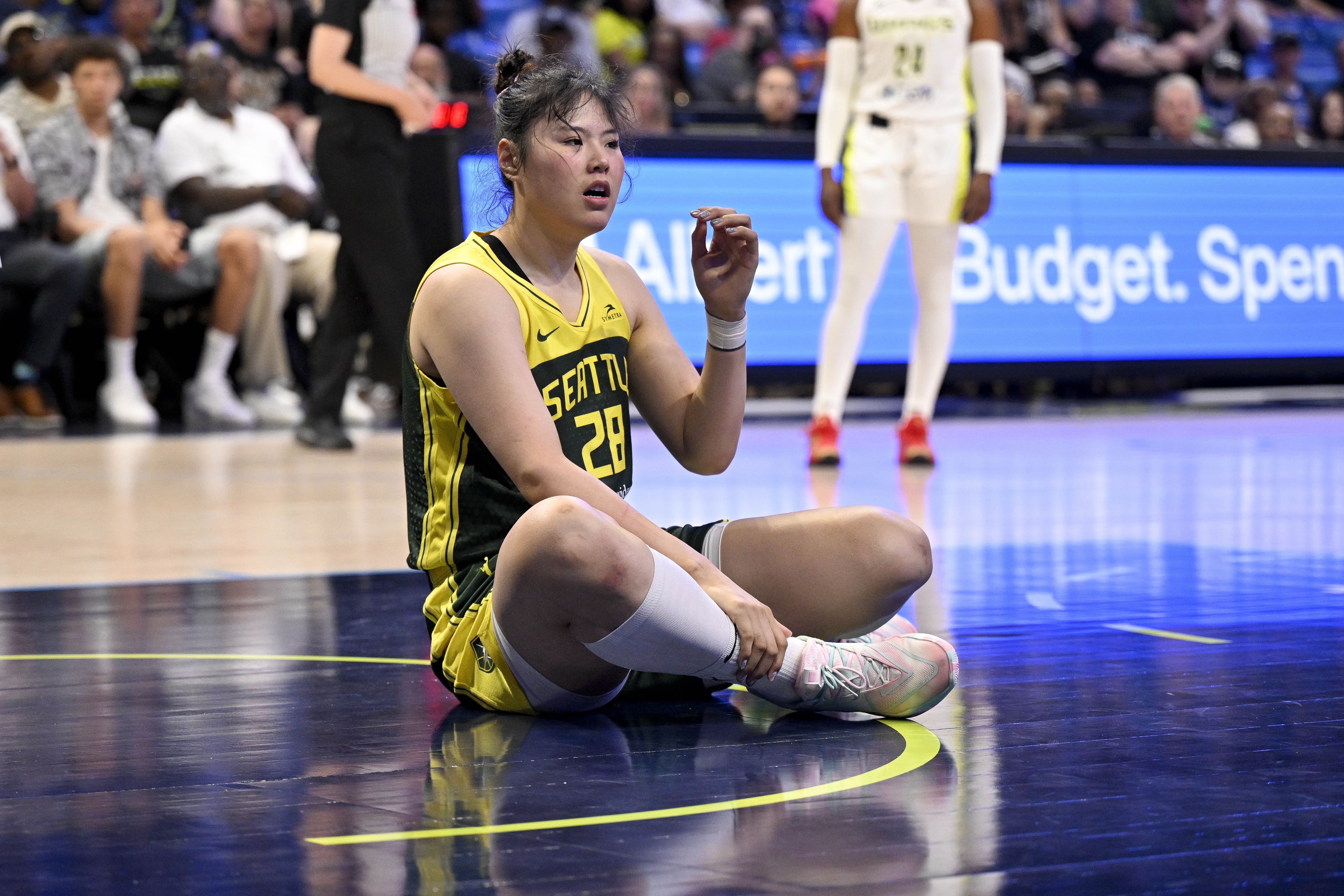 ESPN：李月汝為尋求更多上場(chǎng)時(shí)間申請交易 中國籃協(xié)全力支持