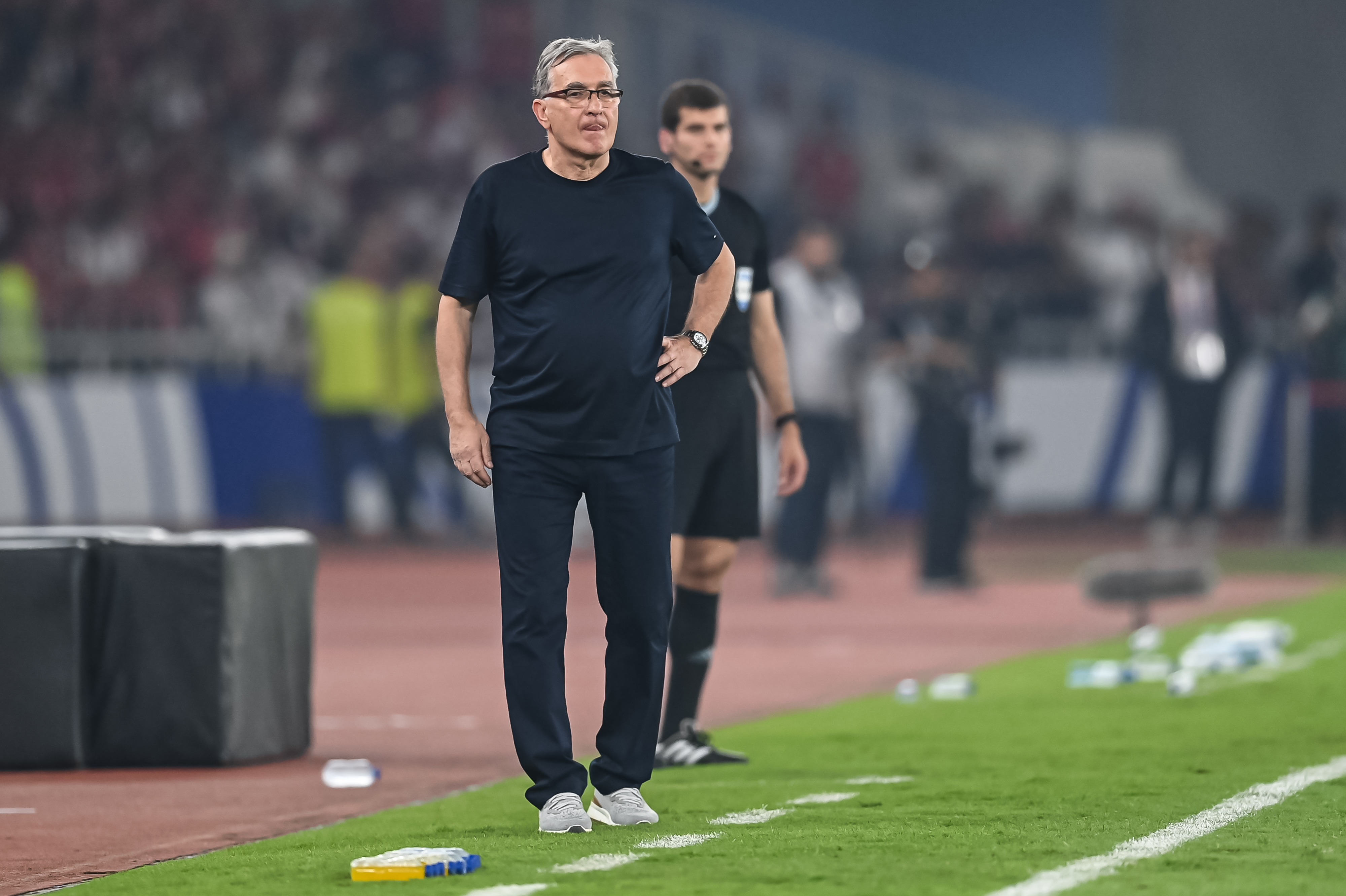 提前1輪無(wú)緣世界杯！伊萬(wàn)執教國足13場(chǎng)3勝2平8負，68年首負印尼