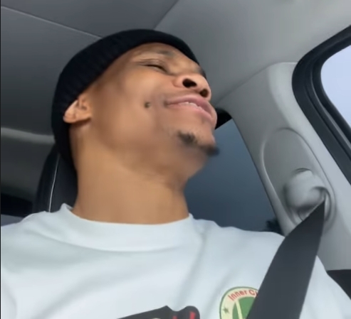 愉悅舒暢??威少曬出車(chē)內放聲高歌視頻片段??