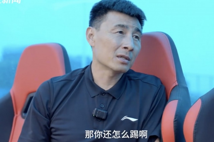 李瑋鋒：國足踢新加坡都這么費勁，那這球還怎么踢呢？