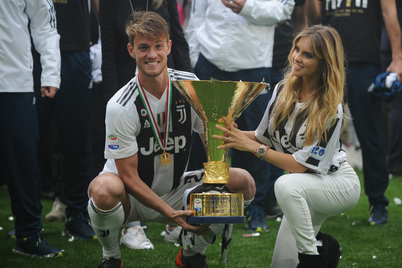 魯加尼妻子確認兩人分手：接下來(lái)所有的事情將交給我的律師處理