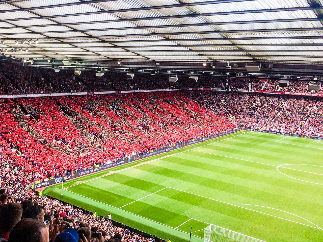 記者：曼聯(lián)本財年第三季度收入增長(cháng)17.4%，營(yíng)業(yè)利潤70萬(wàn)英鎊