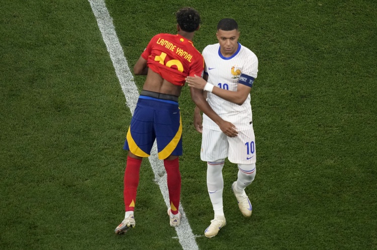 上次已是65年前！法國隊歷史第4次在單場(chǎng)進(jìn)球超過(guò)3球的情況下輸球