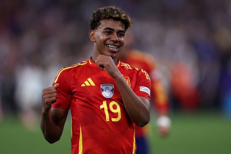 怎么吹？1913年來(lái)，亞馬爾成首位18歲前國家隊進(jìn)6球歐洲球員