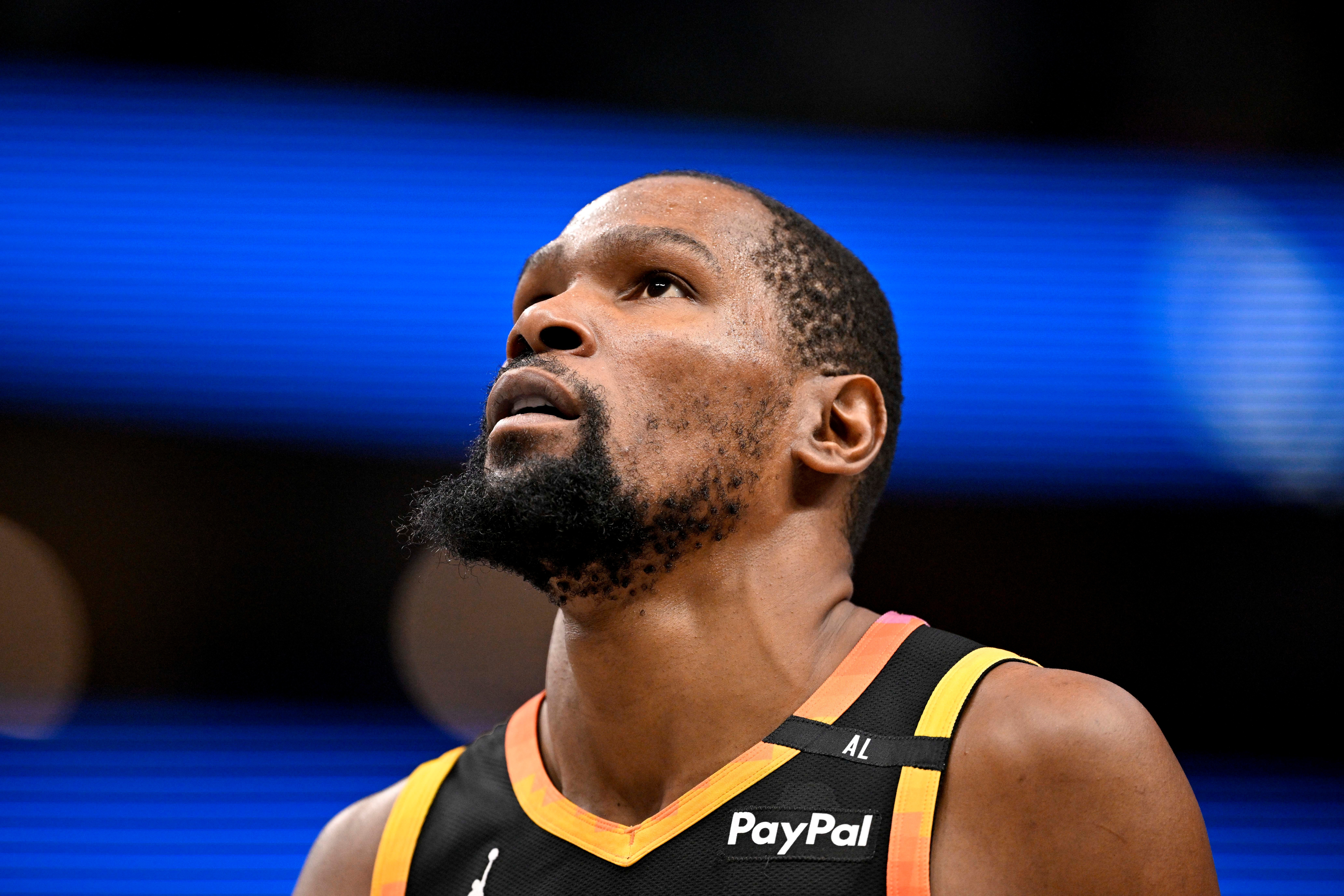 沒(méi)根兒??名記：有意KD的球隊都把他當一年雇傭兵 不想和他續約